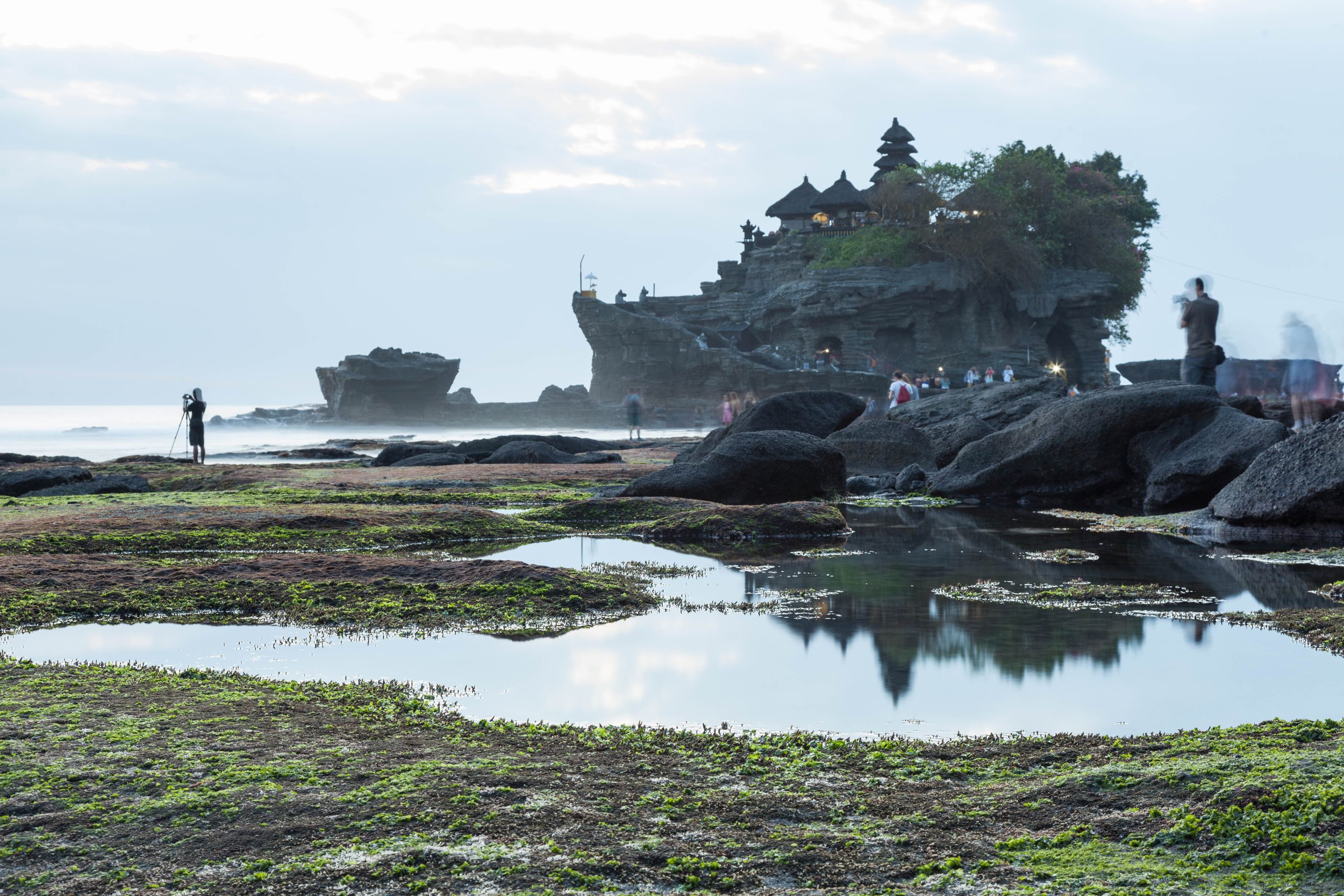 tanah lot davy