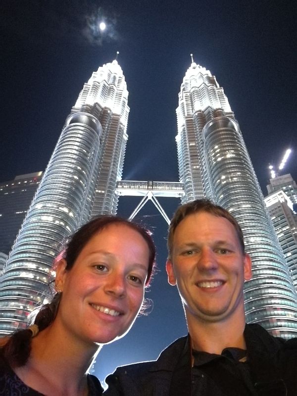 petronas v noci