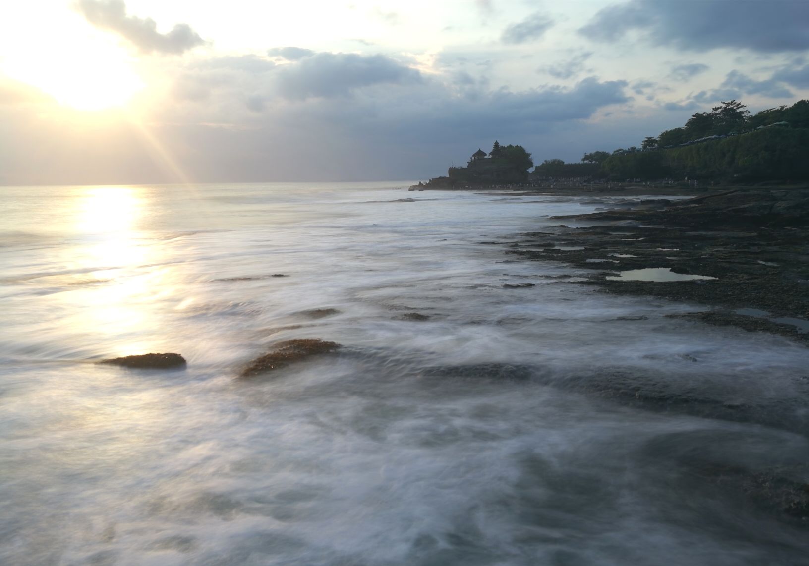 tanah lot - priliv