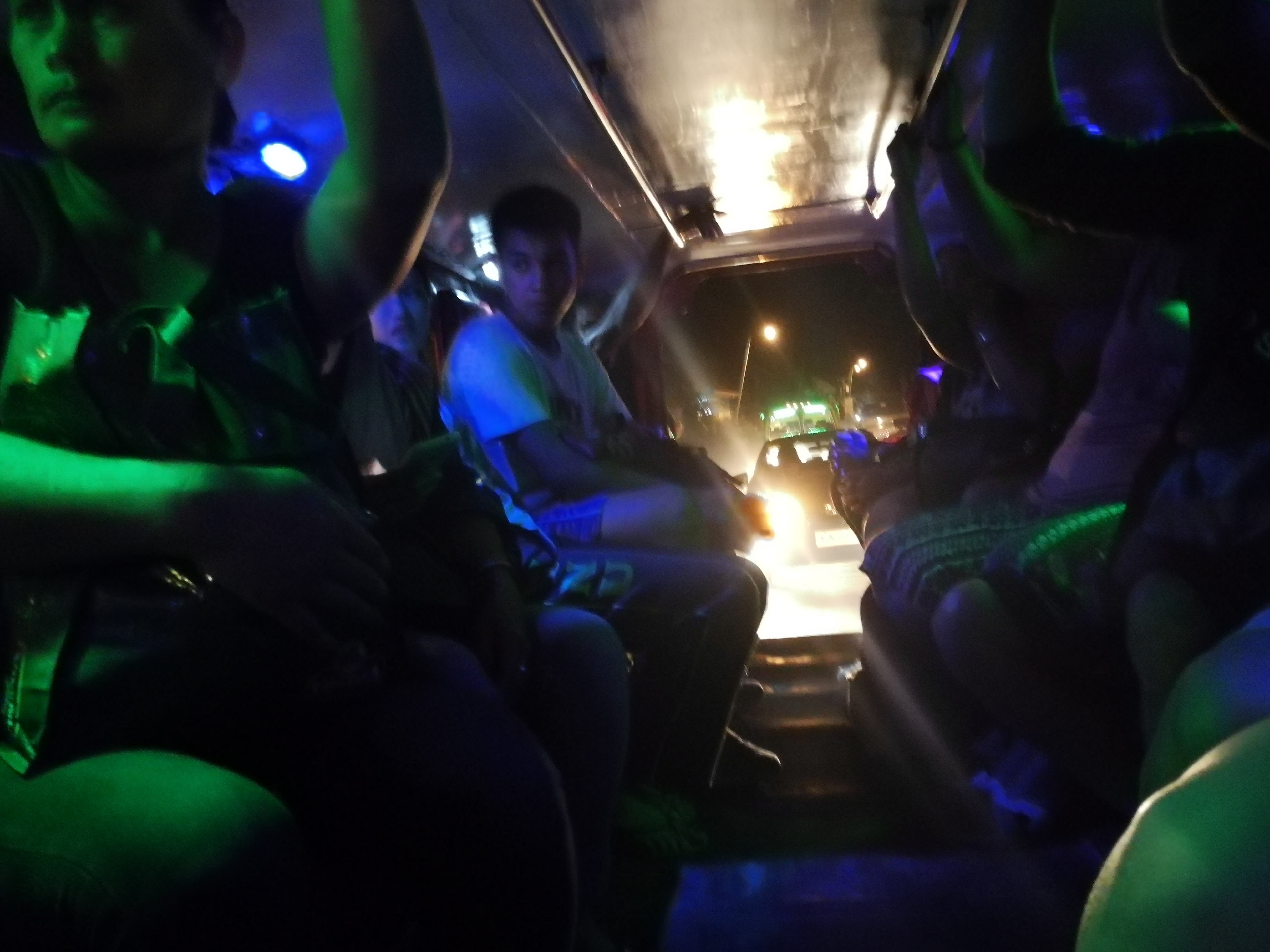 jeepney alias vysadkovy vuz